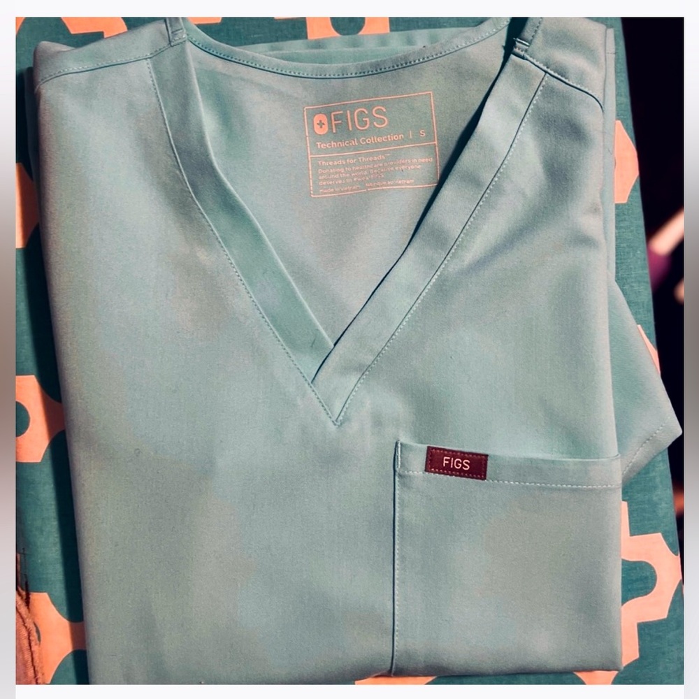 FIGS SET Catarina and Livingston Basic Scrub Set